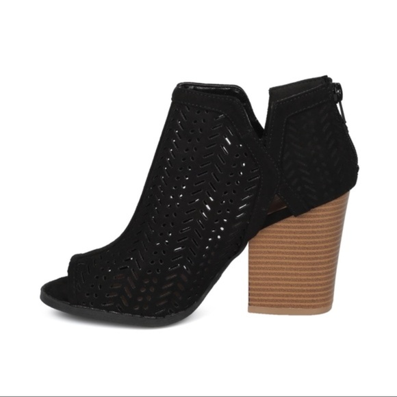 LAST PAIR! Black Peep Toe buckle bootie - Picture 2 of 3